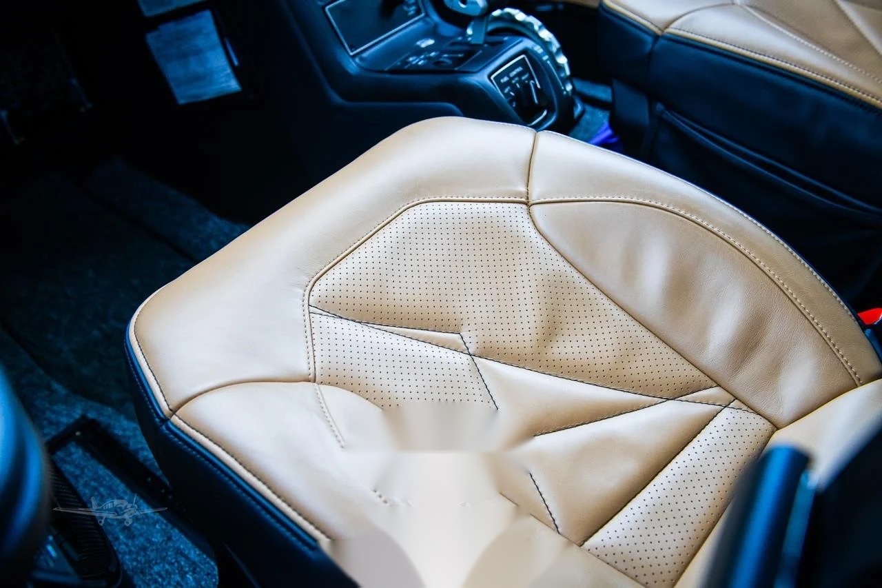 Detalle de asiento en cuero